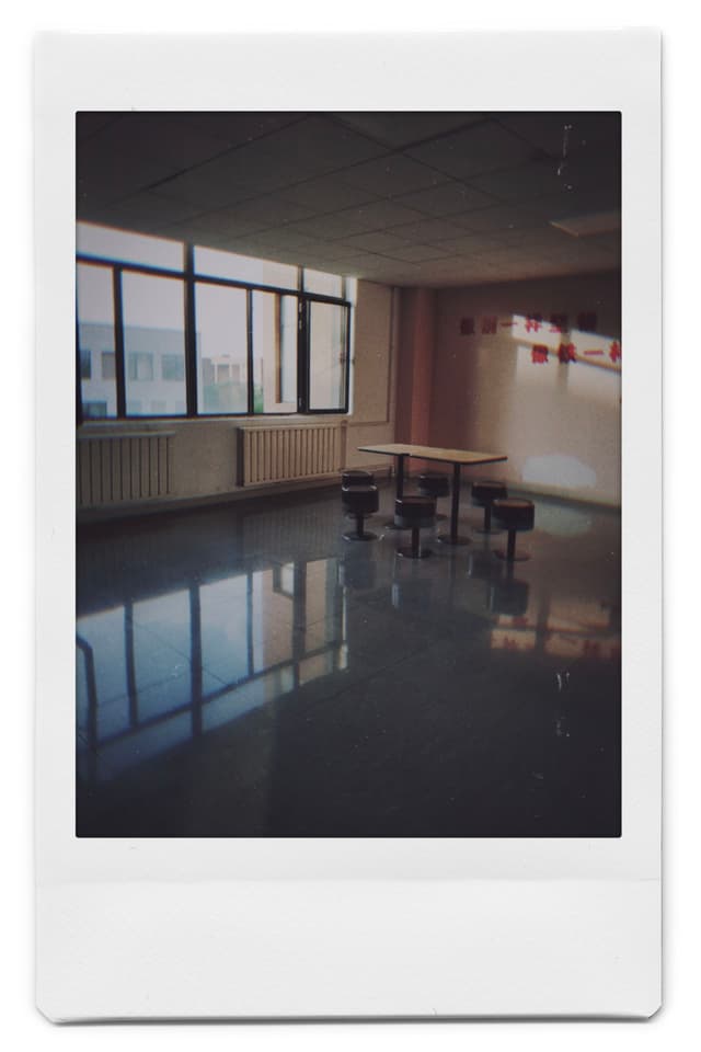 NOMO_INS_W-s-b